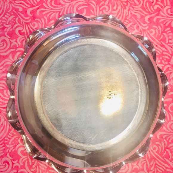 Reed and Barton Silver Scalloped Serving Bowl - Picture 3 of 11